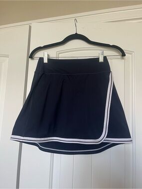 Athleta Navy Tennis Skirt with White Hem Stripe Never Worn